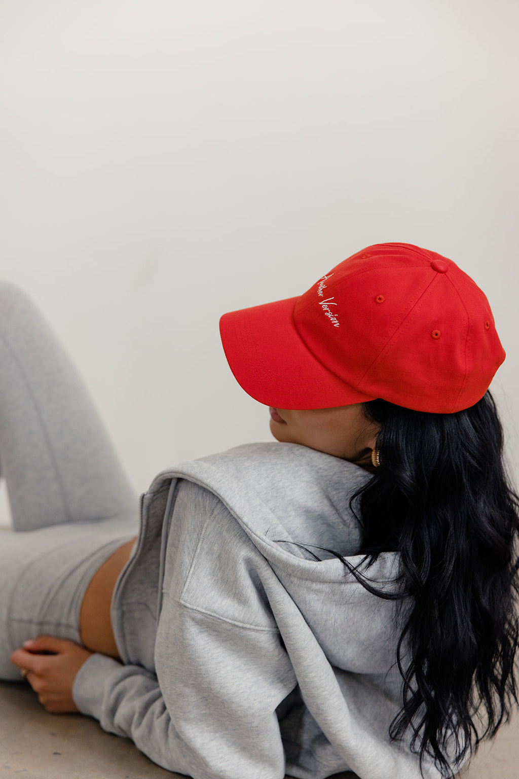 CURSIVE LOGO CAP - RED