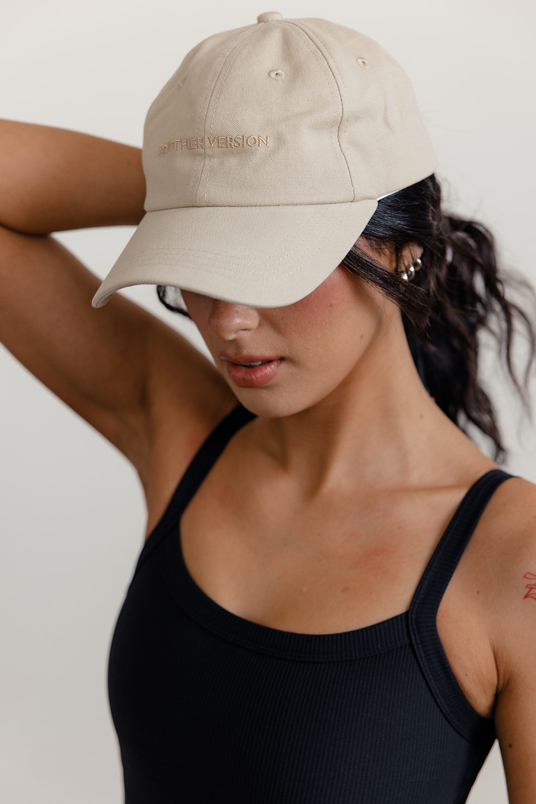 TONAL LOGO CAP - BEIGE