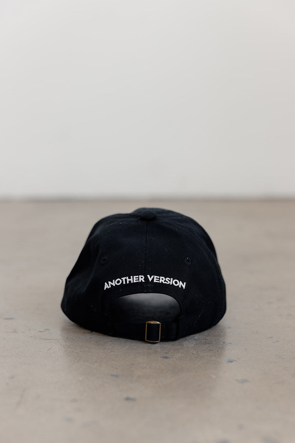 CLASSIC AV LOGO CAP - BLACK
