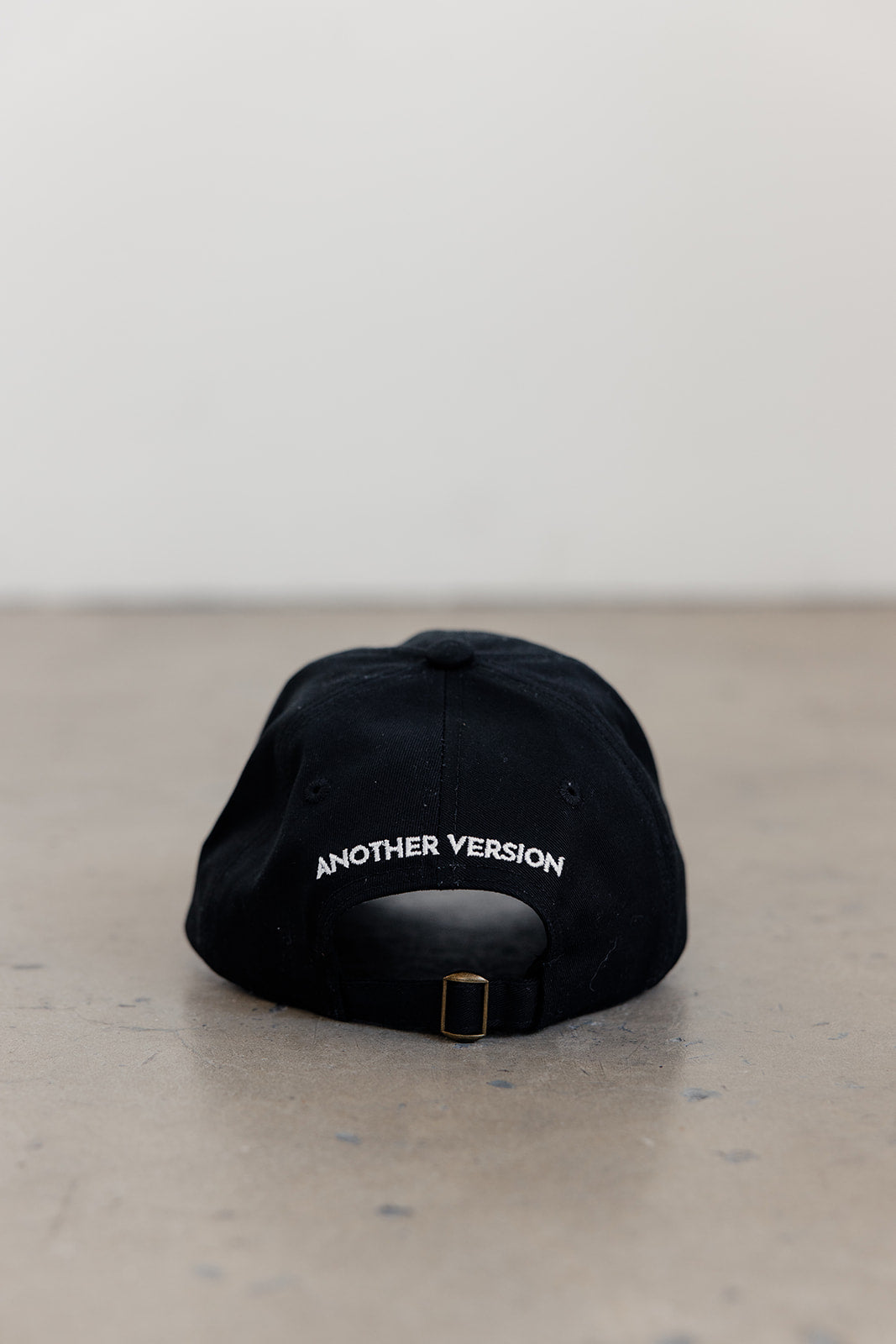 CLASSIC AV LOGO CAP - BLACK