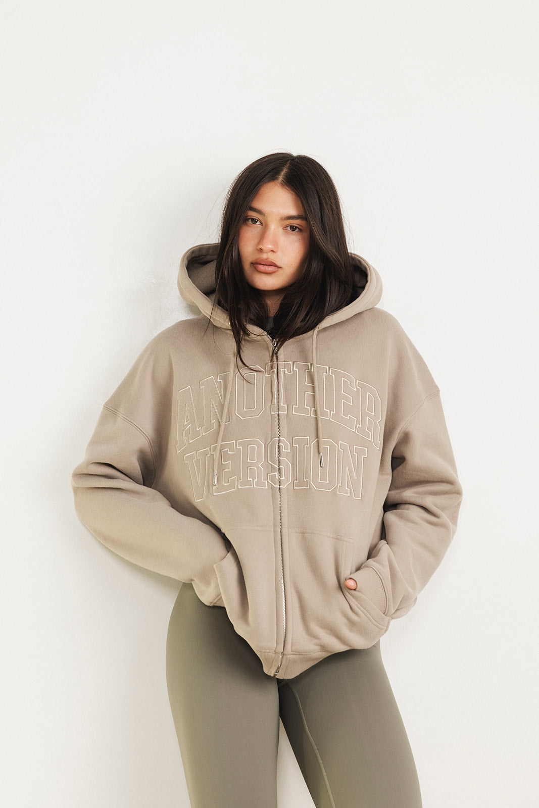 FLEECE FIT OVERSIZED FULL ZIP HOODIE - MINK