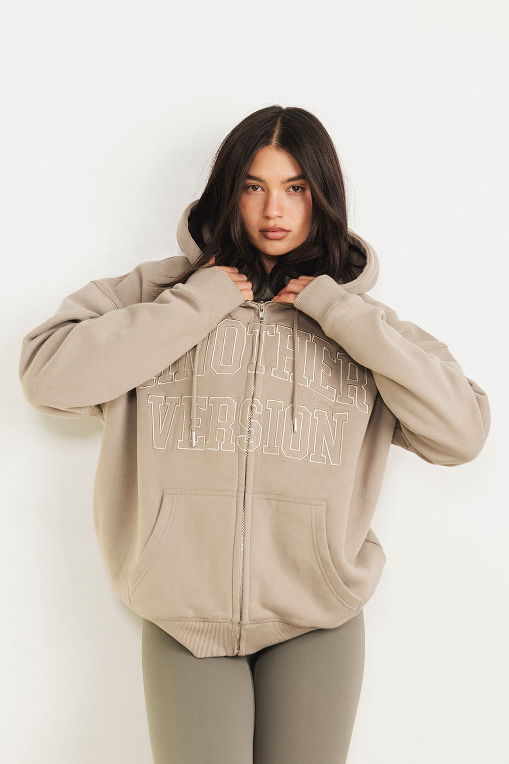 FLEECE FIT OVERSIZED FULL ZIP HOODIE - MINK