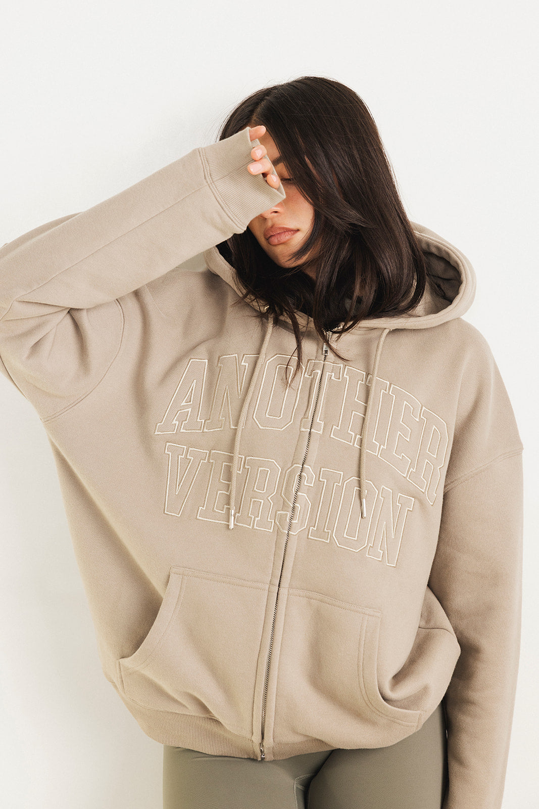 FLEECE FIT OVERSIZED FULL ZIP HOODIE - MINK