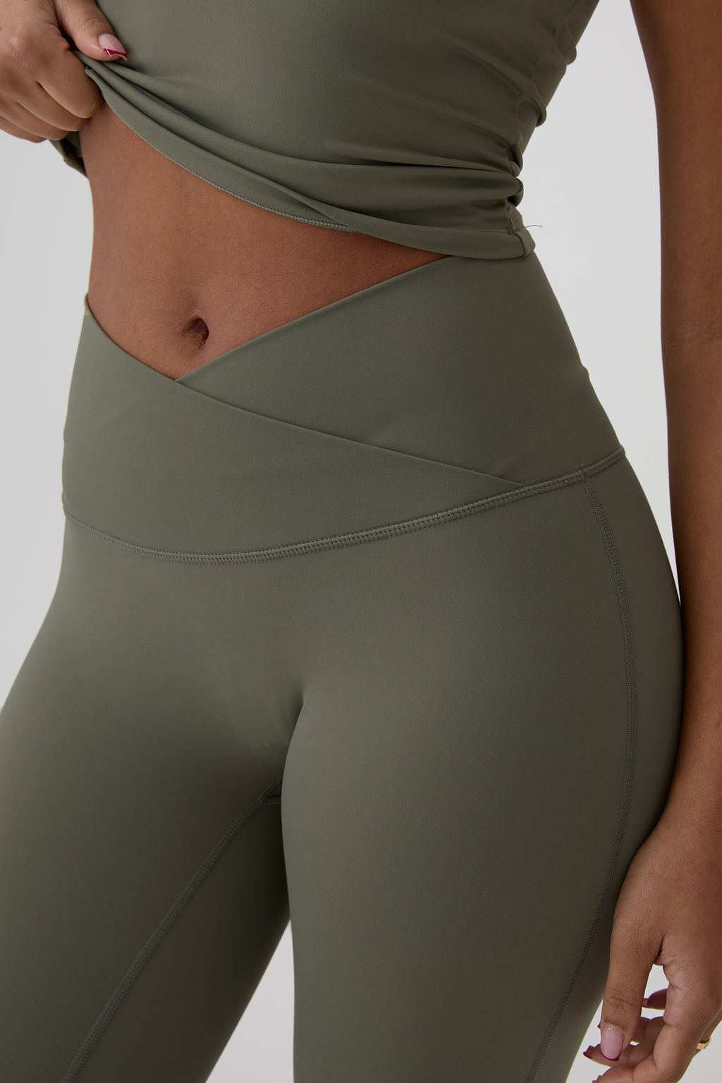 SECOND SKIN FIT FLARE LEGGINGS - OLIVE