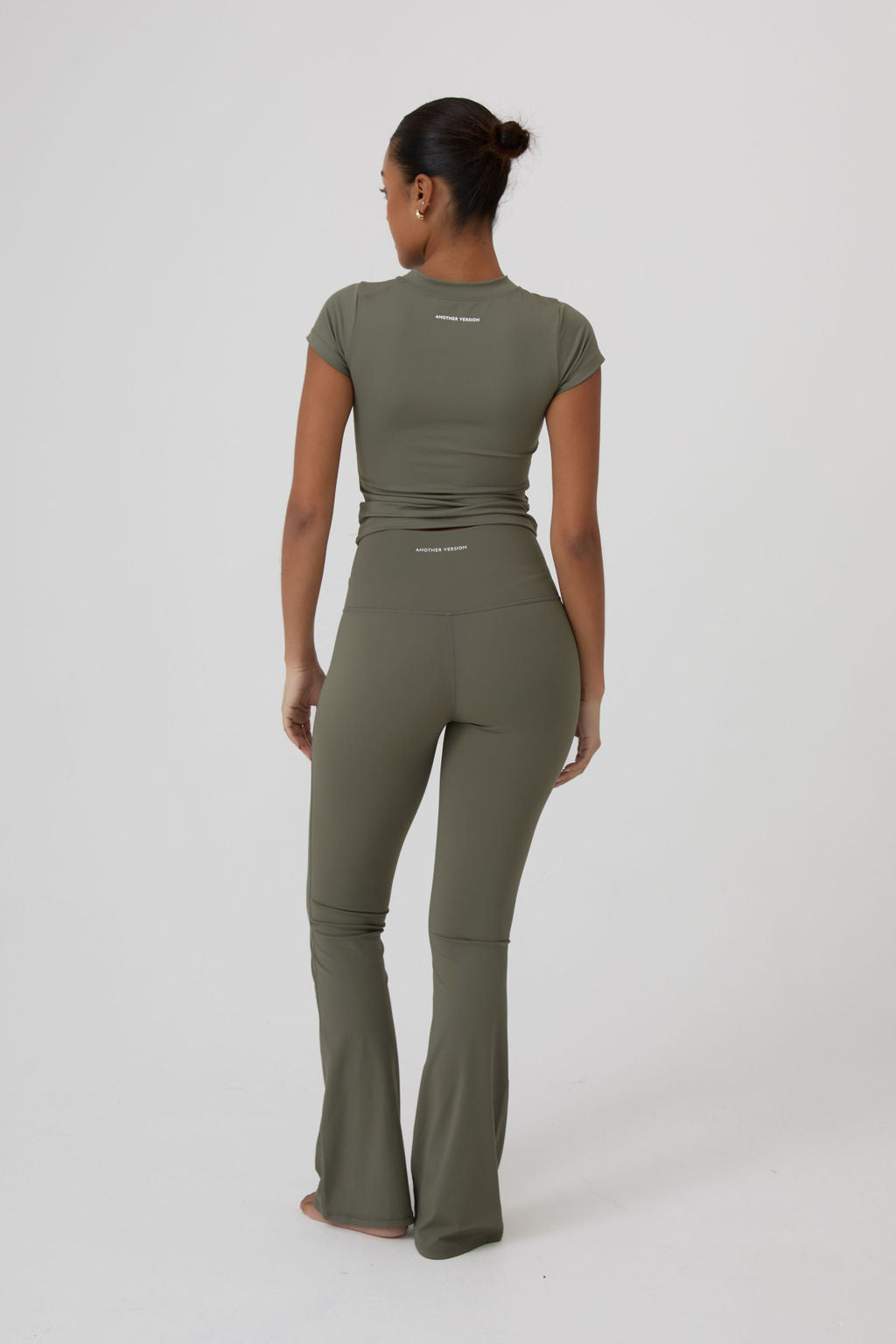 SECOND SKIN FIT FLARE LEGGINGS - OLIVE
