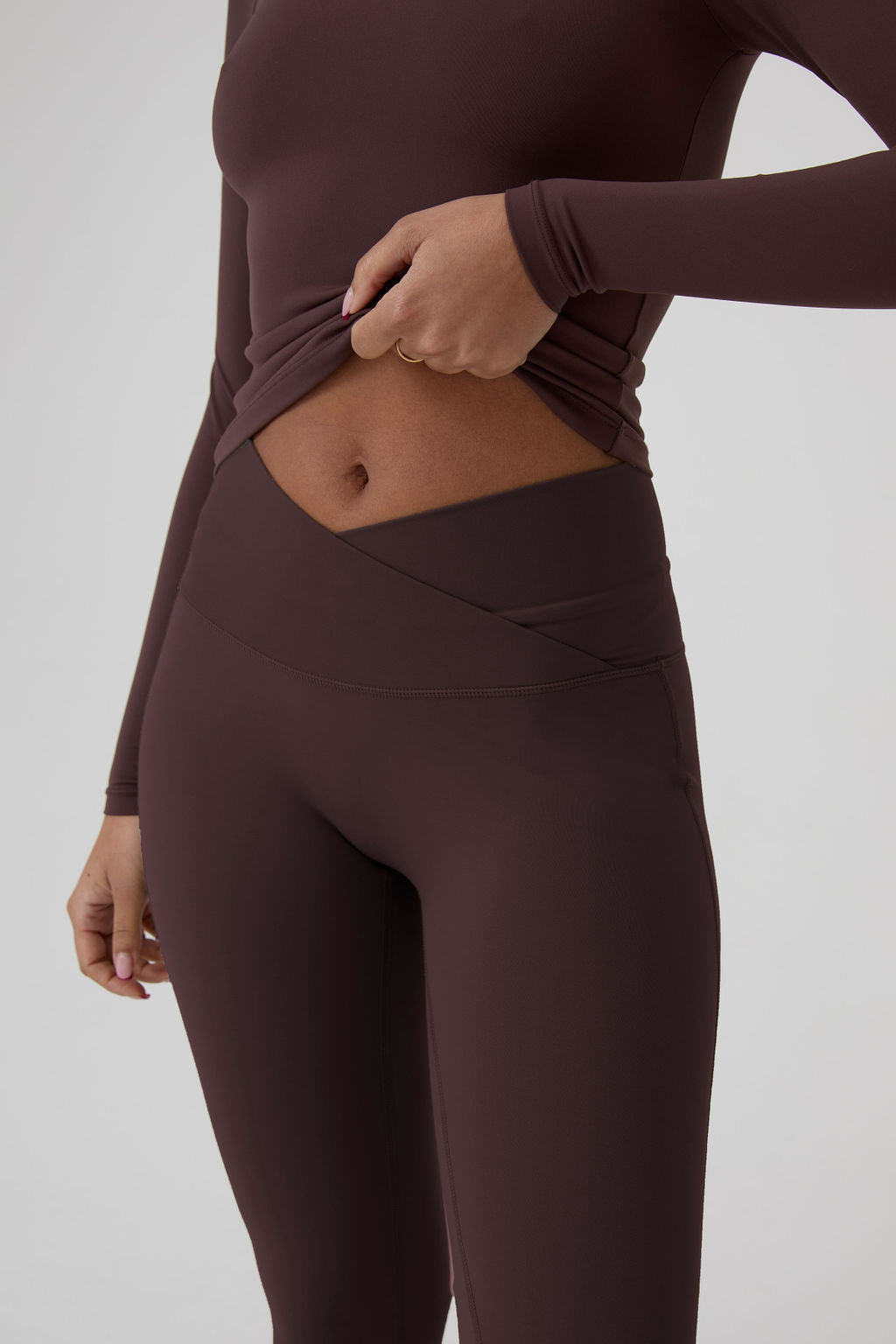 SECOND SKIN FIT FLARE LEGGINGS - BROWN